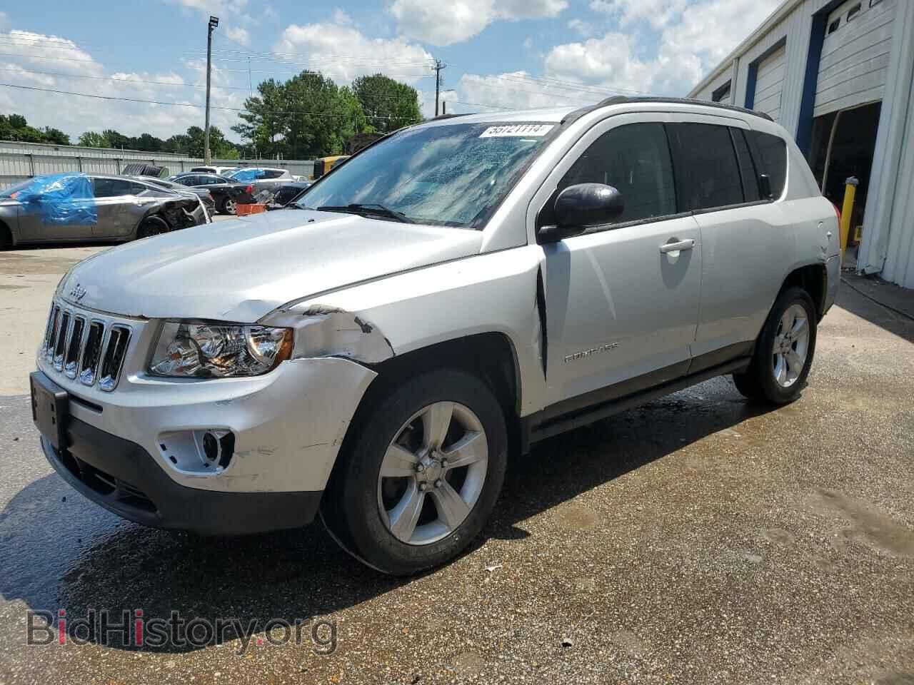 Photo 1J4NF1FB0BD266210 - JEEP COMPASS 2011