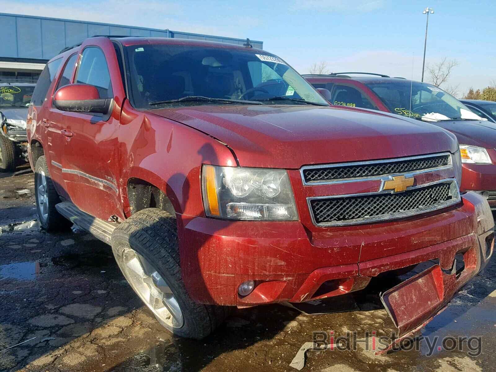 Photo 1GNSKBE06BR175737 - CHEVROLET TAHOE K150 2011