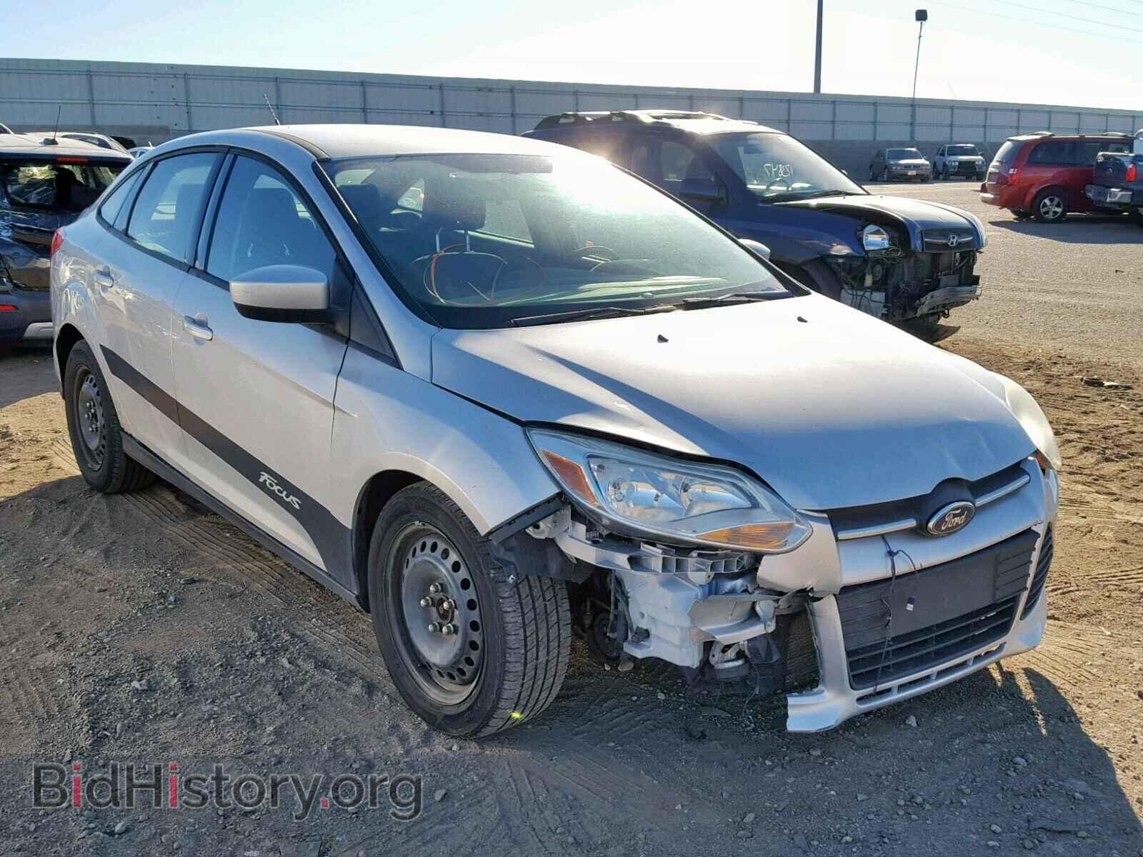 Photo 1FAHP3F24CL267613 - FORD FOCUS 2012