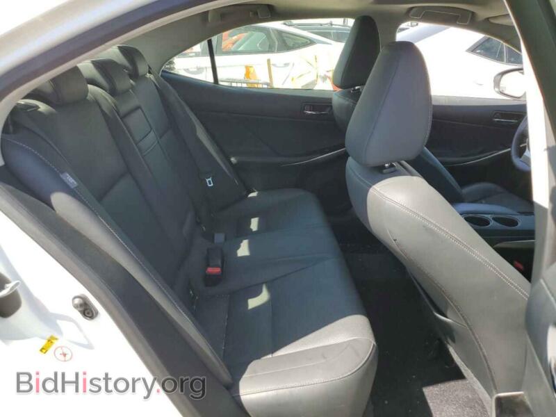 2014 Lexus IS (VIN JTHBF1D28E5028467) — photo 10 of 12