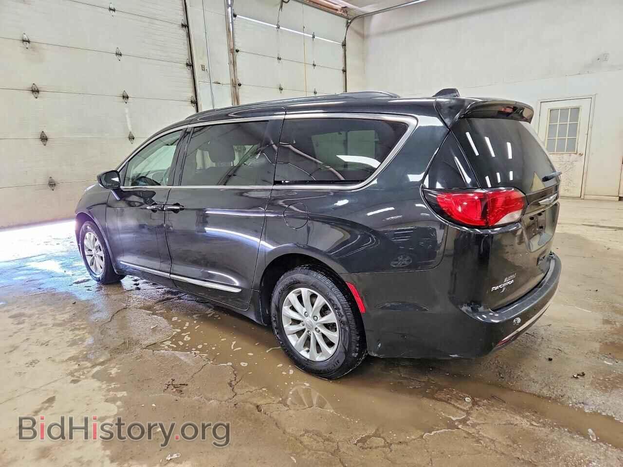 2017 CHRYSLER PACIFICA - VIN: 2C4RC1BGXHR811756 - Фото 2
