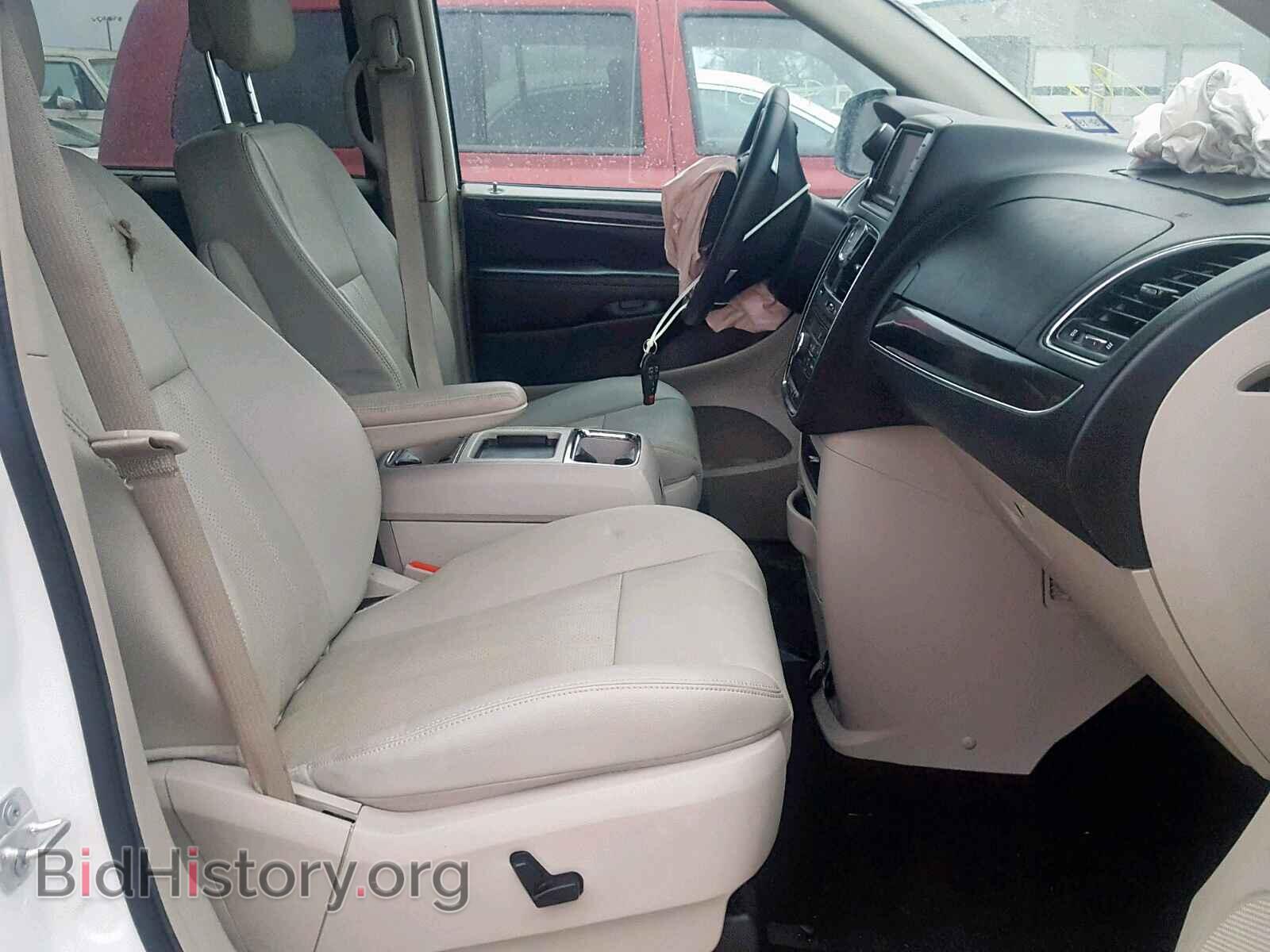 2016 CHRYSLER TOWN & COU - VIN: 2C4RC1CG7GR221883 - Фото 5