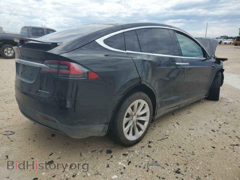 2020 Tesla MODEL X (VIN 5YJXCBE29LF233683) — фото 3 из 12