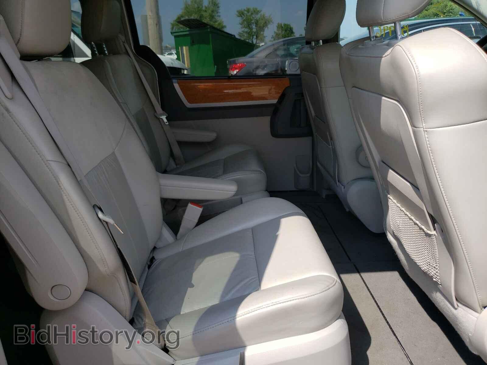 2008 CHRYSLER MINIVAN - VIN: 2A8HR64X58R645773 - Фото 6