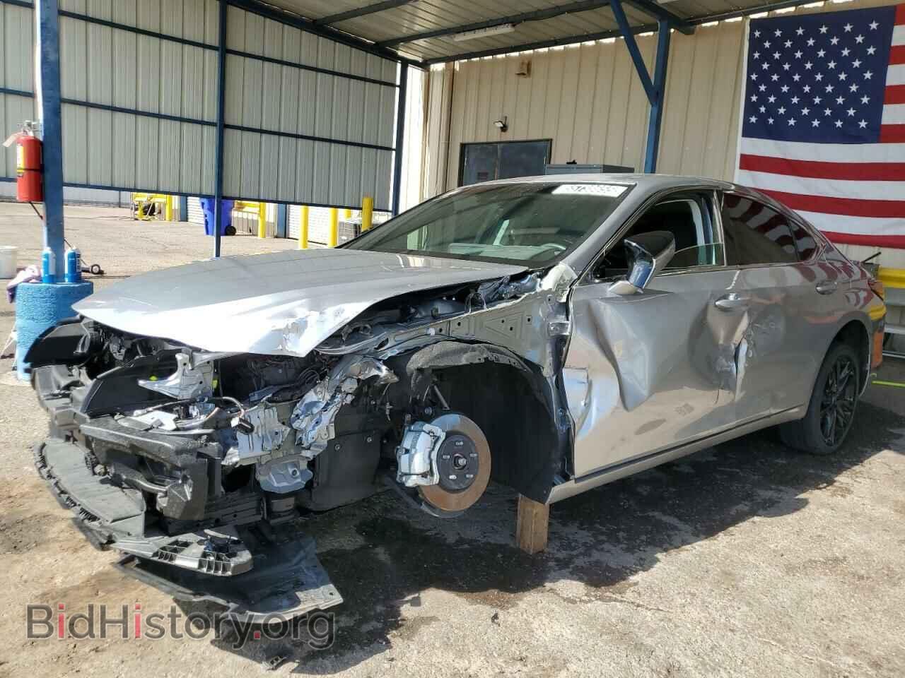 Photo 58ADA1C19RU046185 - LEXUS ES300 2024