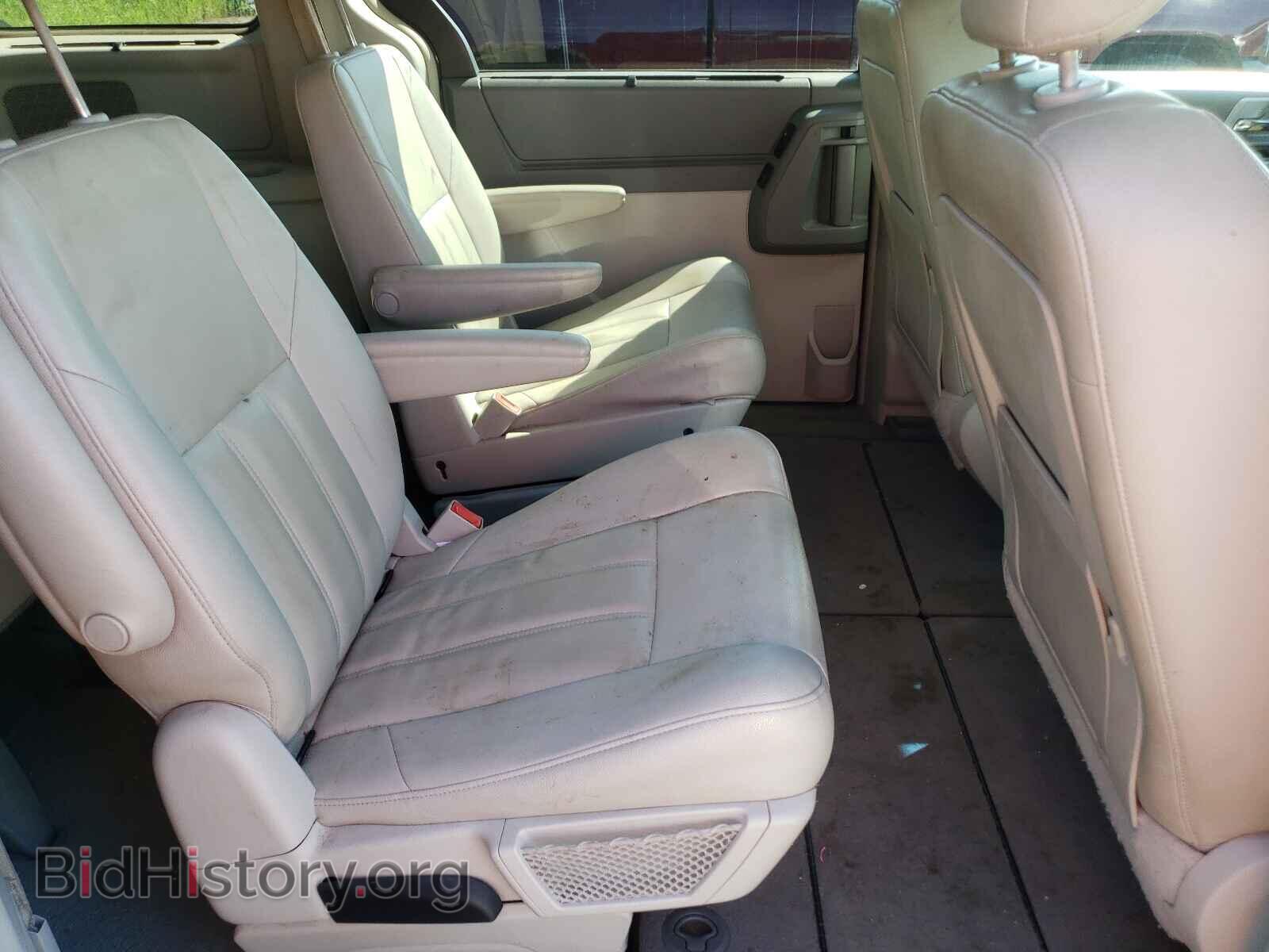 2008 CHRYSLER MINIVAN - VIN: 2A8HR54P48R711496 - Фото 6