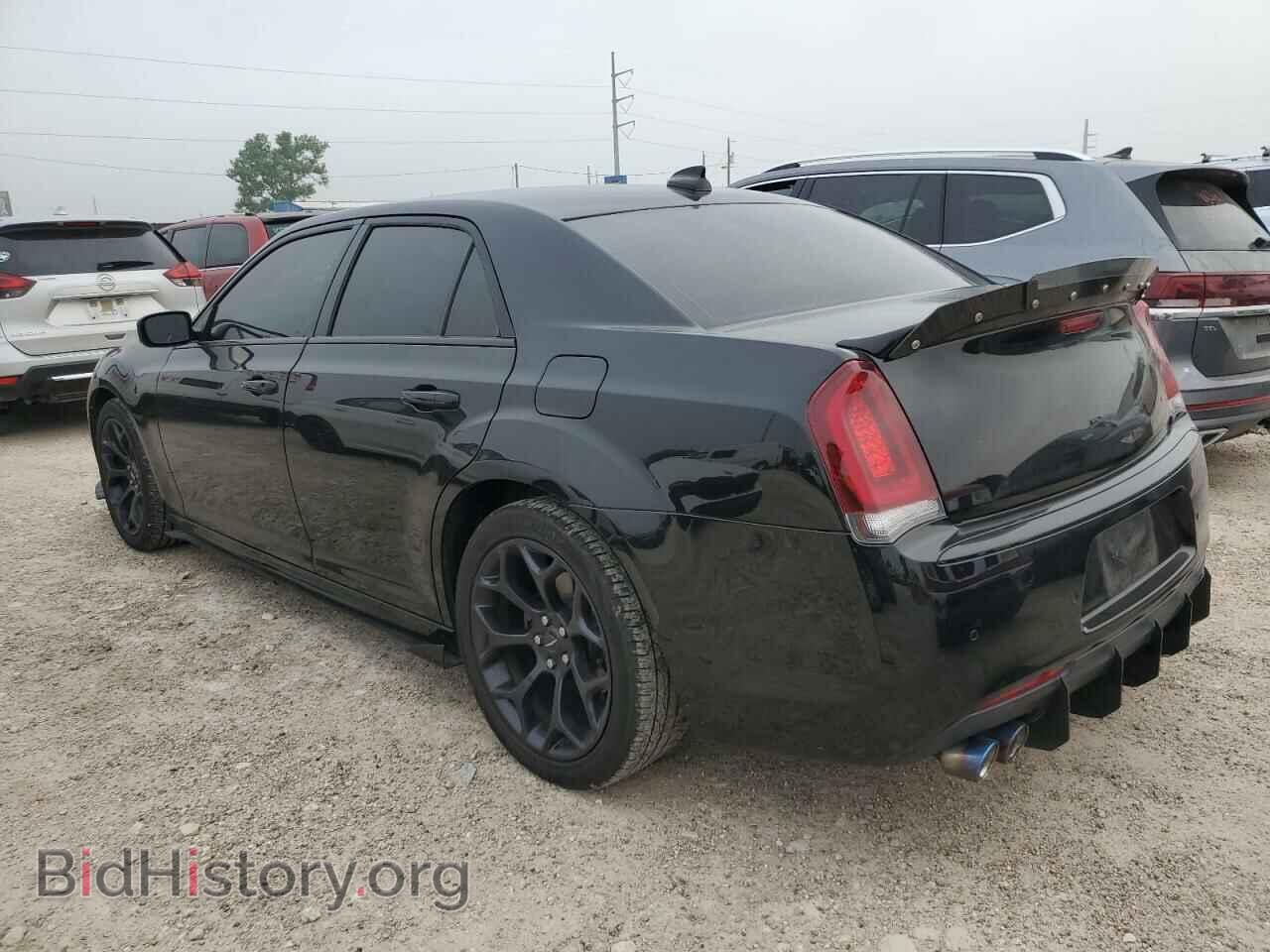 2019 CHRYSLER 300 - VIN: 2C3CCABTXKH704517 - Фото 2