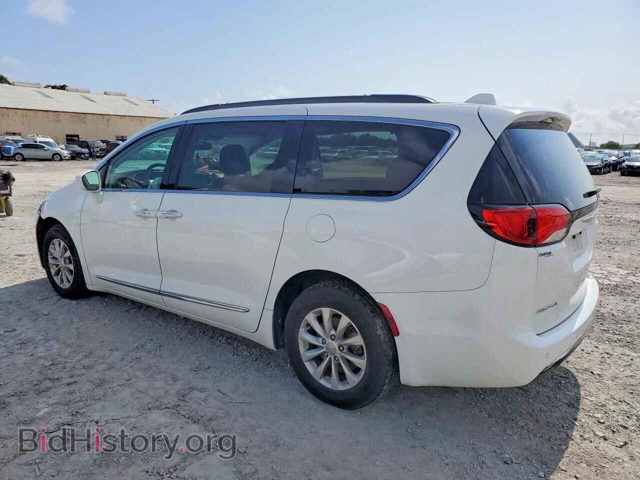2017 CHRYSLER PACIFICA - VIN: 2C4RC1BG8HR576810 - Фото 2