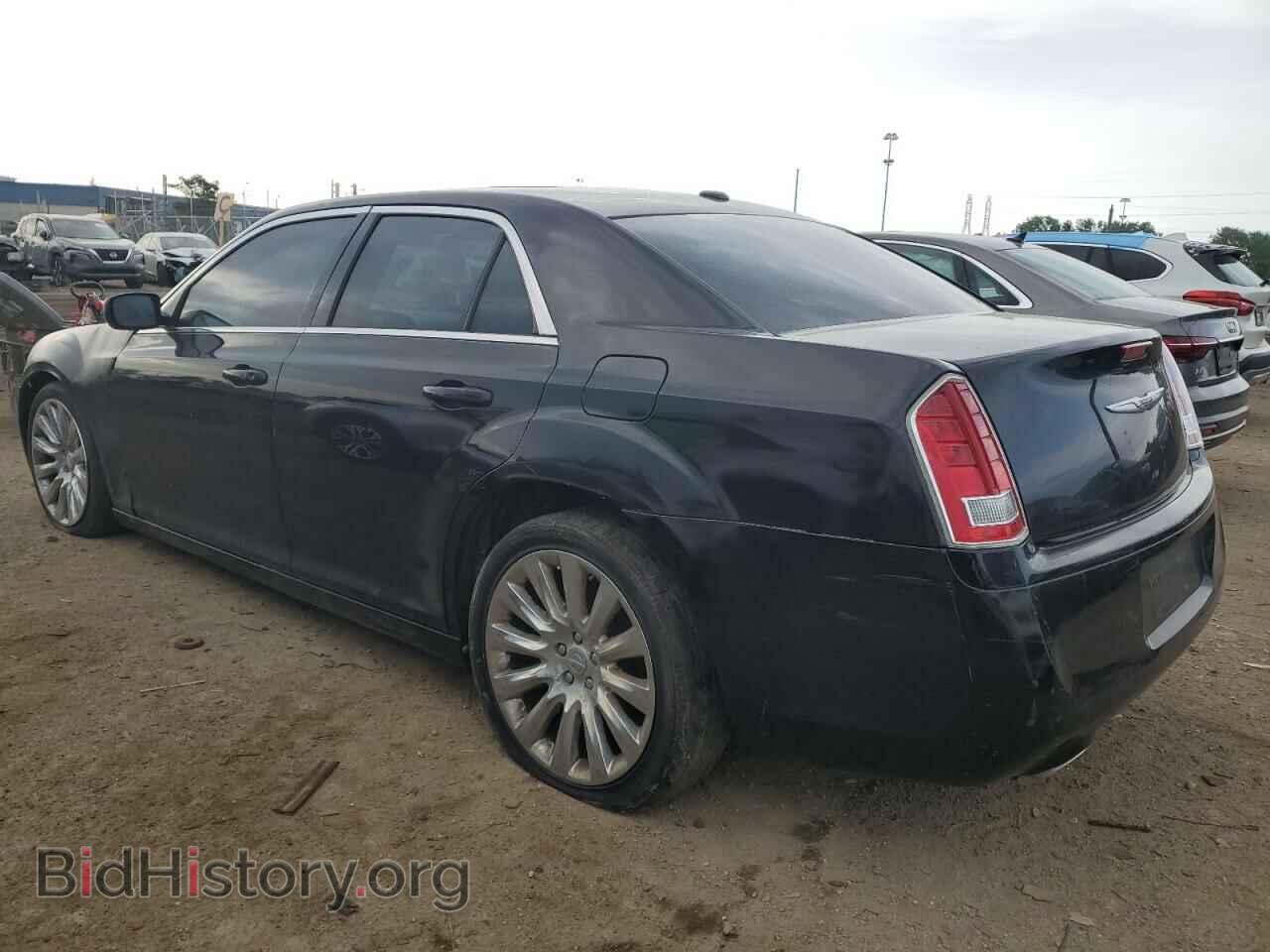 2013 CHRYSLER 300 - VIN: 2C3CCABT9DH591873 - Фото 2
