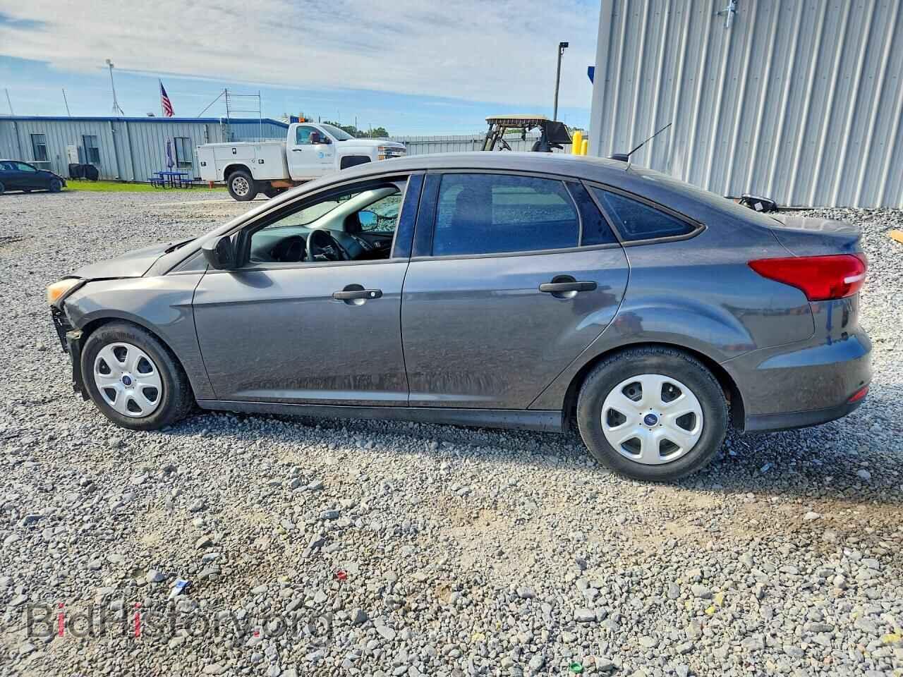 2017 FORD FOCUS - VIN: 1FADP3E21HL322445 - Фото 2