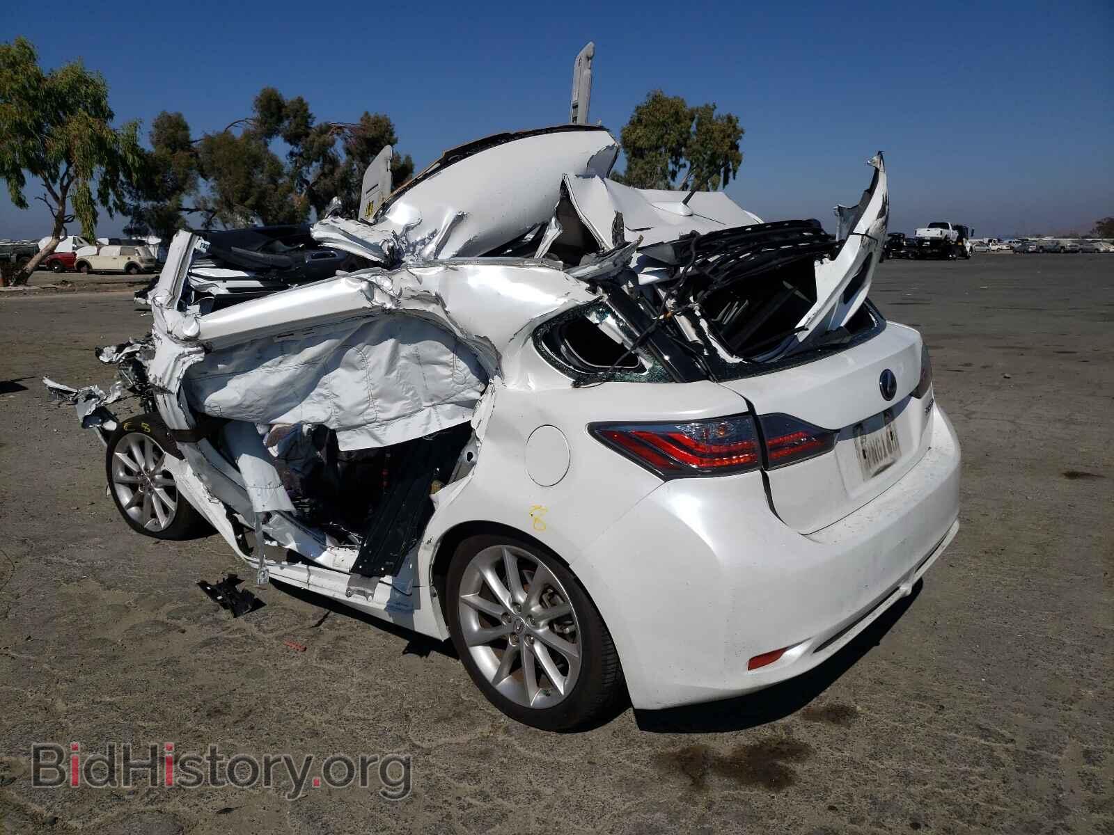 2011 LEXUS CT 200 - VIN: JTHKD5BH6B2018828 - Photo 3
