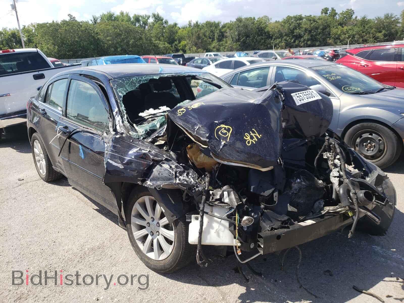 Photo 1C3BC1FGXBN553209 - CHRYSLER 200 2011