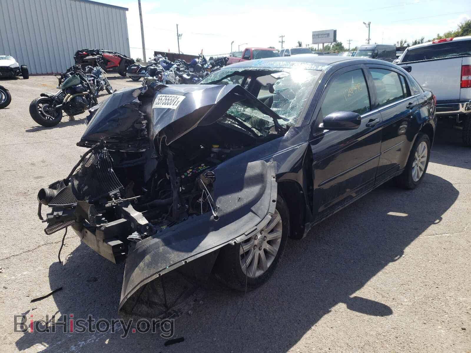 2011 CHRYSLER 200 - VIN: 1C3BC1FGXBN553209 - Фото 2