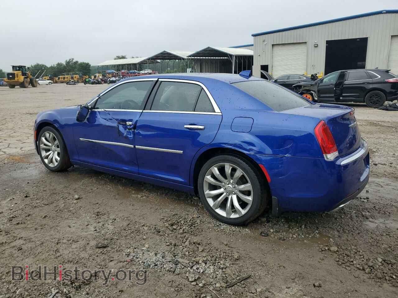 2019 CHRYSLER 300 - VIN: 2C3CCAEG4KH528739 - Фото 2