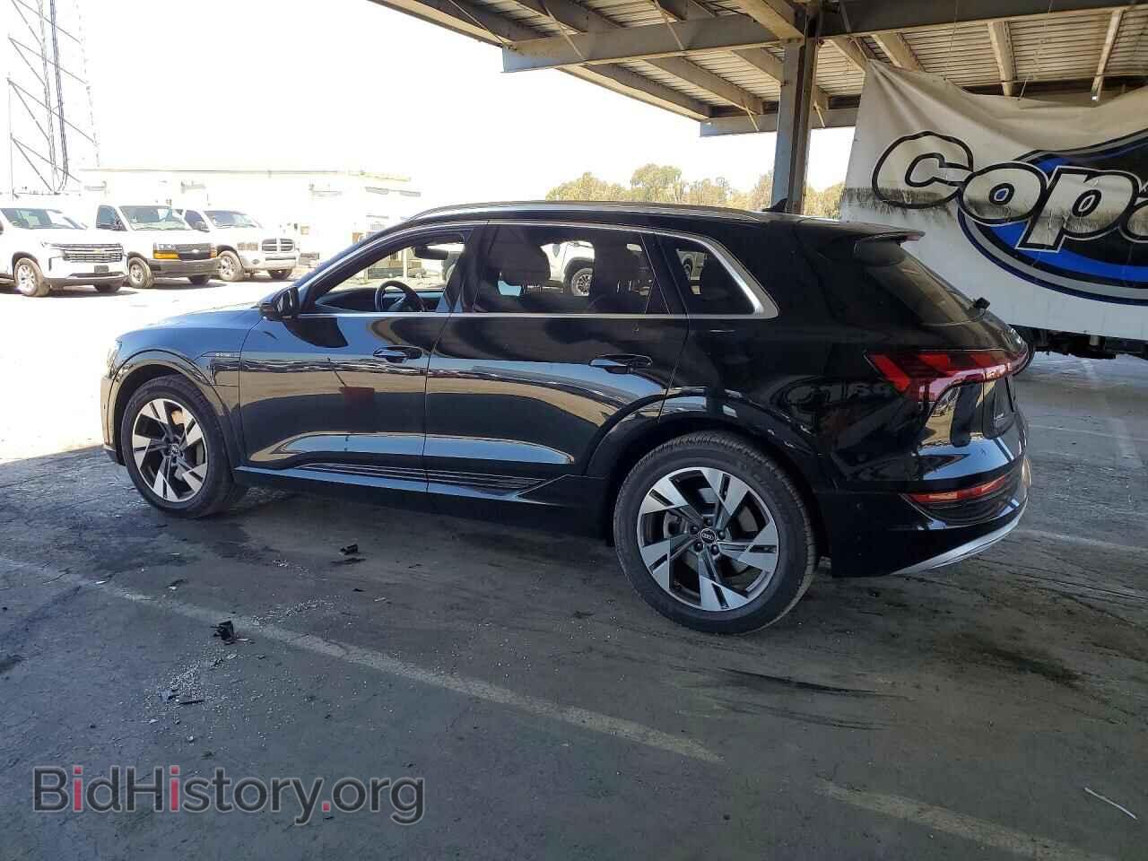2021 AUDI E-TRON - VIN: WA1VAAGE0MB033630 - Фото 2