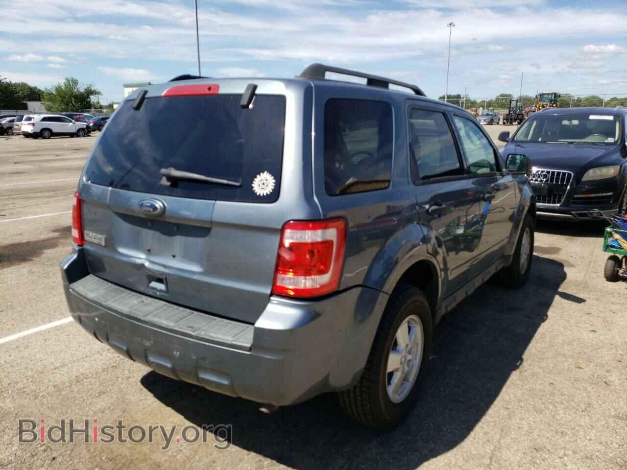 2010 Ford ESCAPE (VIN 1FMCU0D76AKB01764) — фото 4 из 10