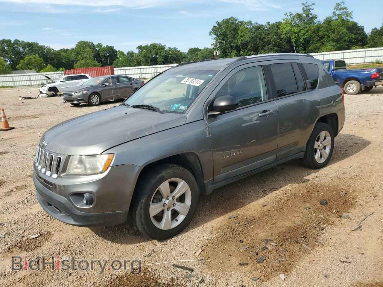 Photo 1J4NF1FB6BD258127 - JEEP COMPASS 2011