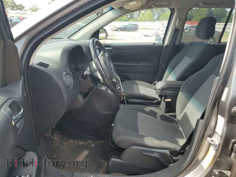2011 Jeep COMPASS (VIN 1J4NF1FB6BD258127) — photo 7 of 12