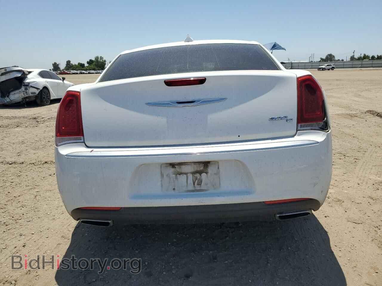 2016 CHRYSLER 300 - VIN: 2C3CCAPT6GH261444 - Фото 6
