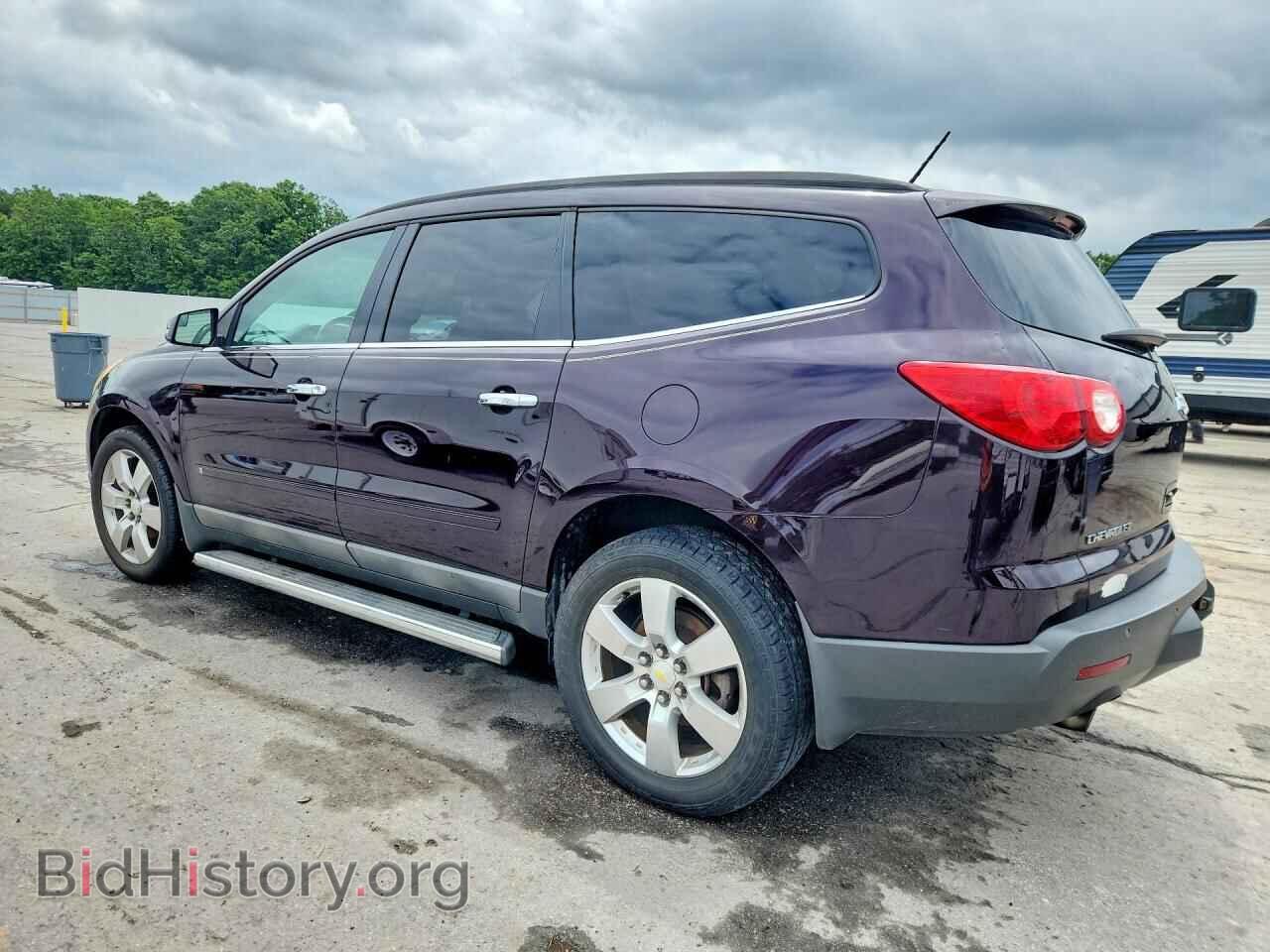 2009 CHEVROLET TRAVERSE - VIN: 1GNER33D29S163611 - Фото 2