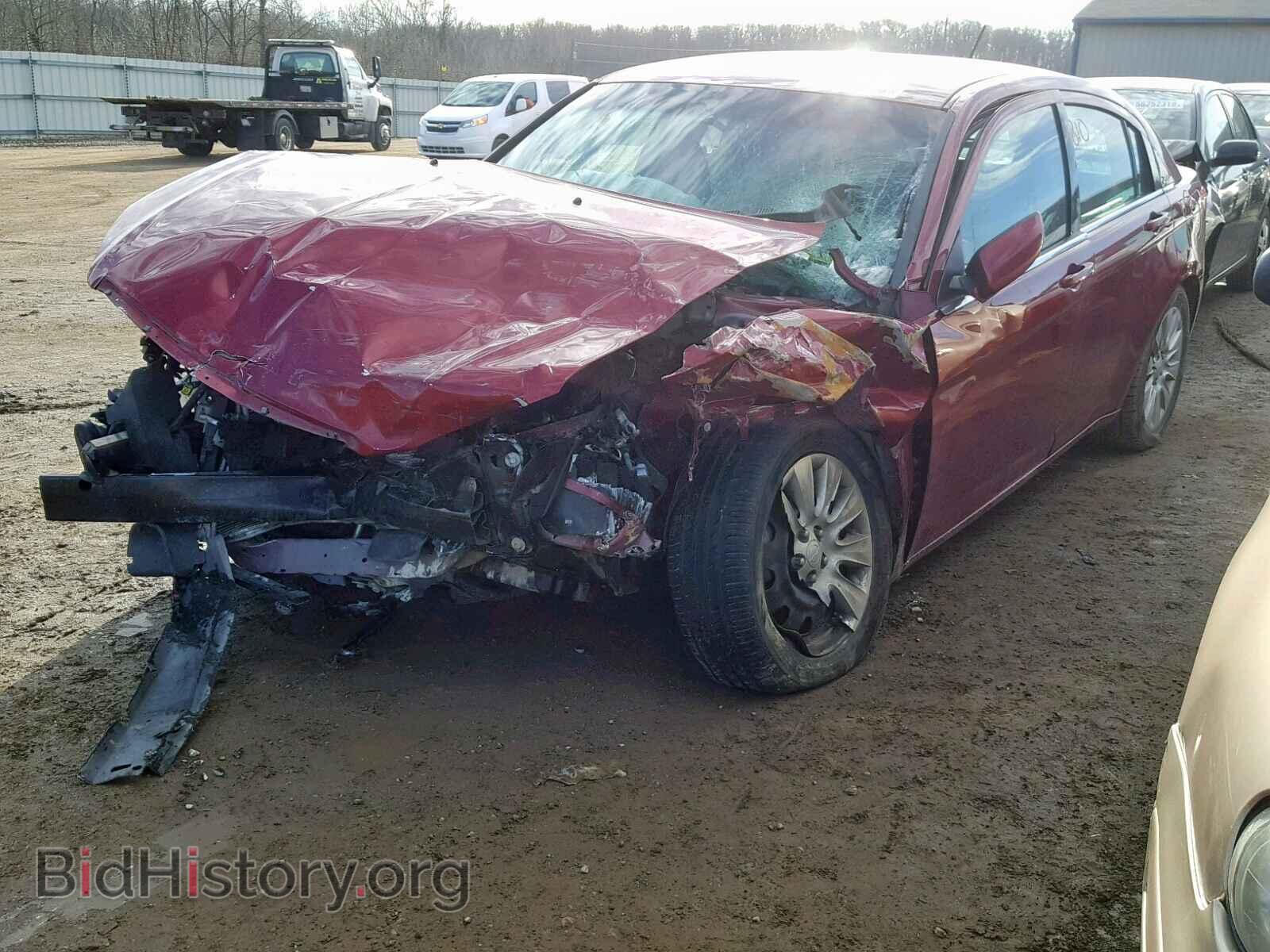 2014 CHRYSLER 200 - VIN: 1C3CCBAB5EN211581 - Фото 2