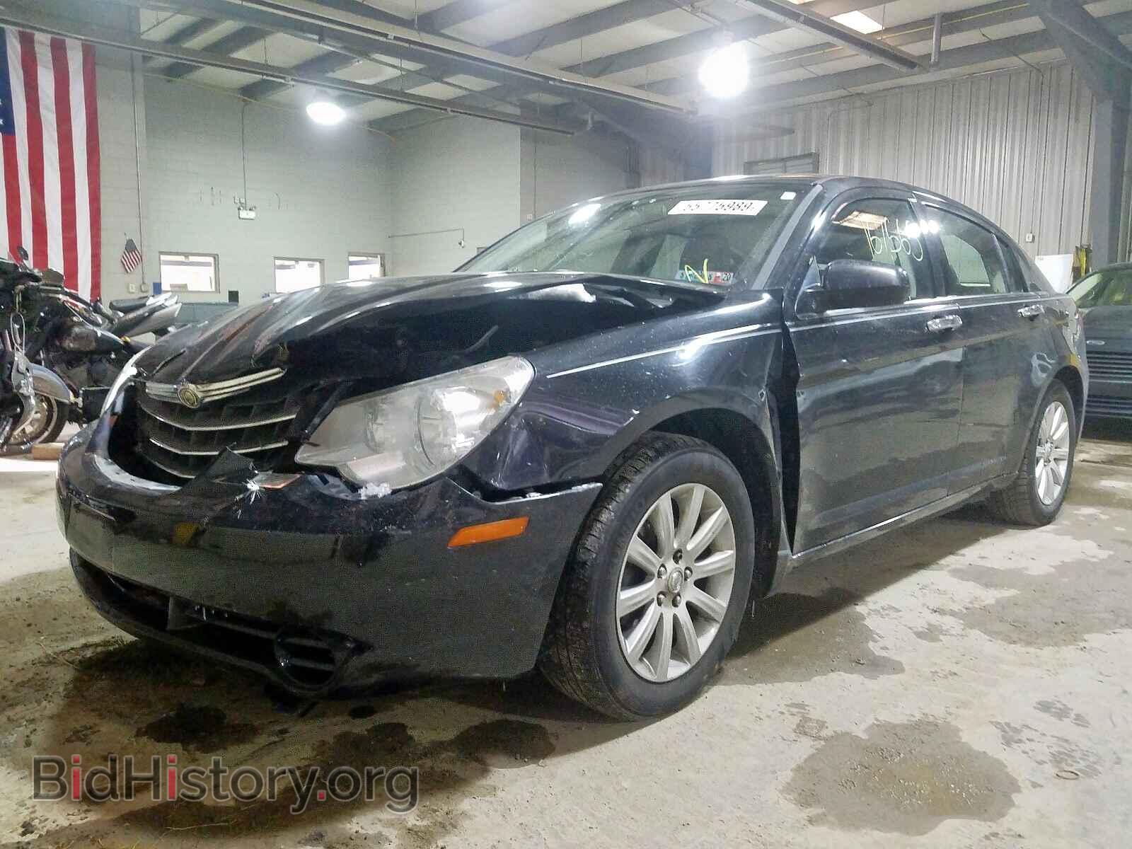2010 CHRYSLER SEBRING - VIN: 1C3CC5FB6AN202585 - Фото 2