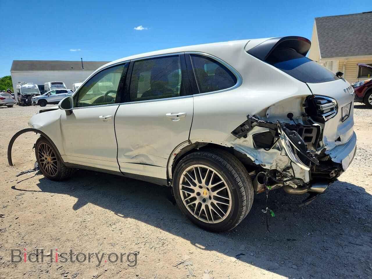 2016 PORSCHE CAYENNE - VIN: WP1AB2A22GLA95260 - Photo 2