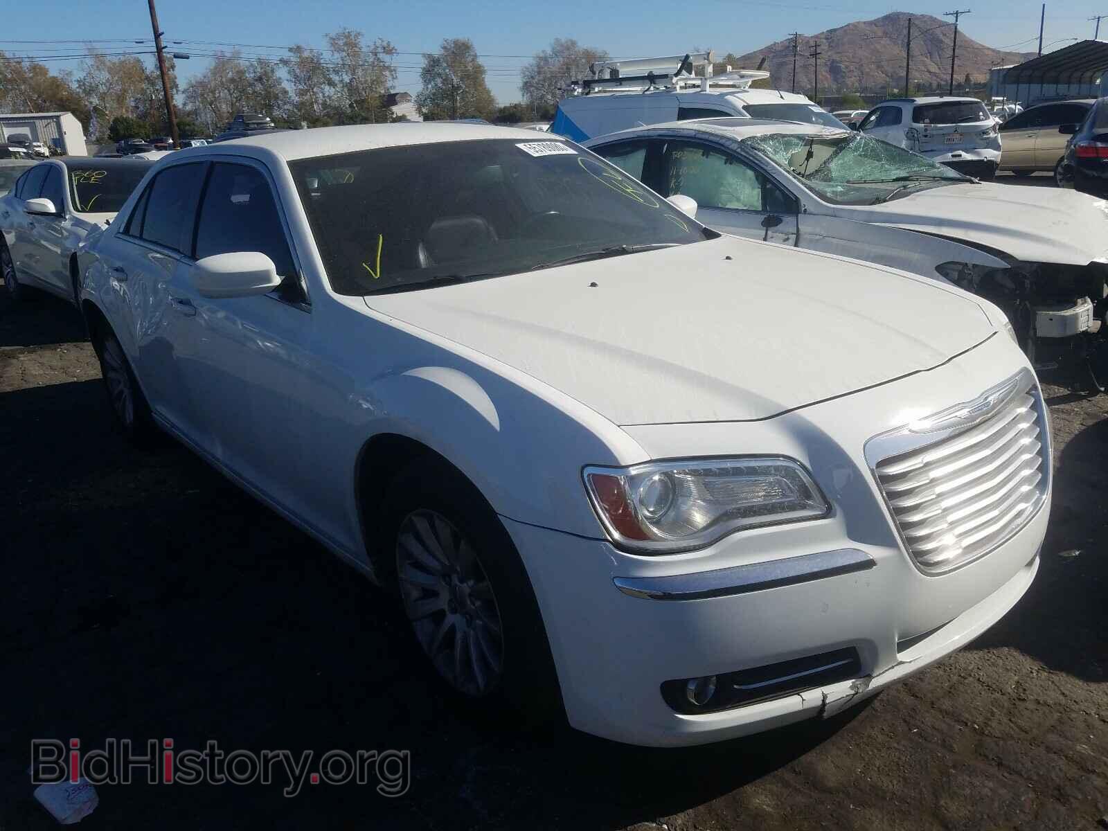 Фотография 2C3CCAAG2DH527632 - CHRYSLER 300 2013