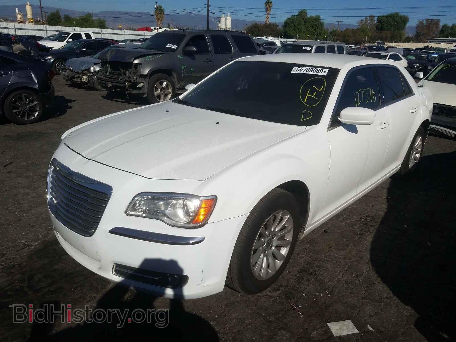 2013 CHRYSLER 300 - VIN: 2C3CCAAG2DH527632 - Фото 2