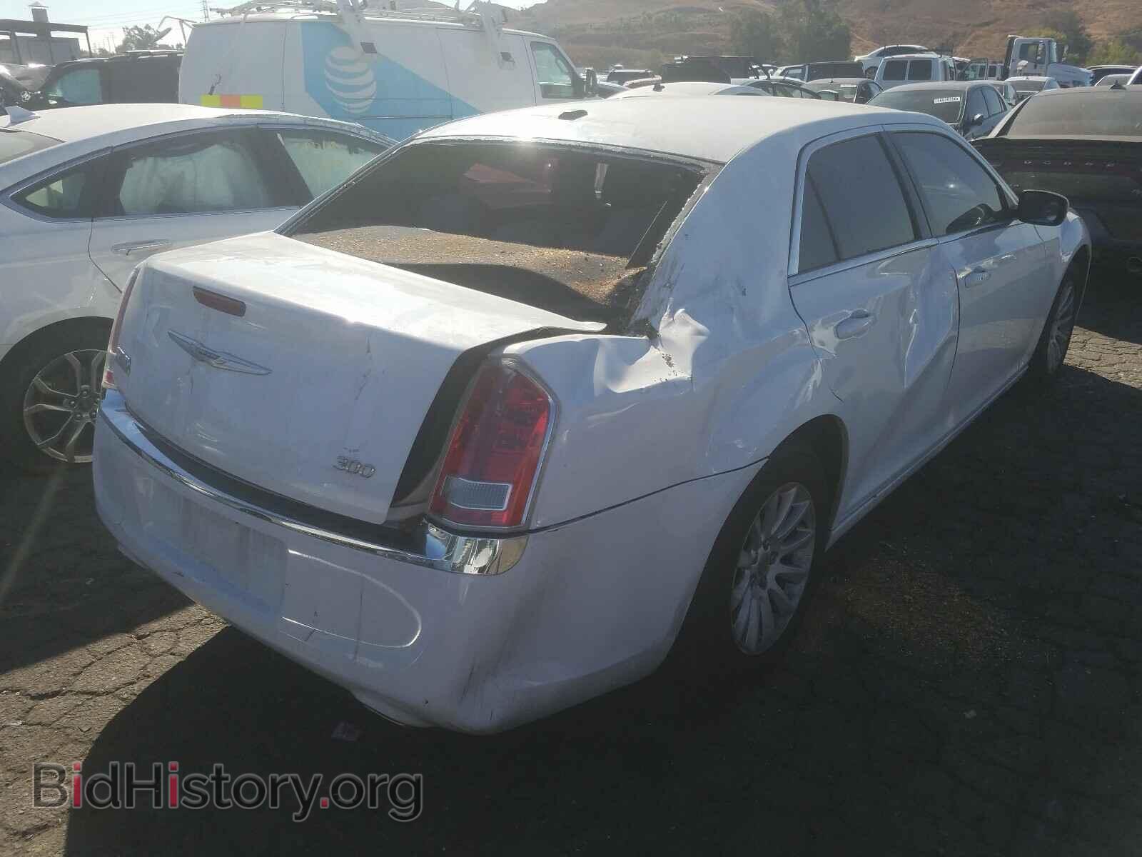 2013 CHRYSLER 300 - VIN: 2C3CCAAG2DH527632 - Фото 4