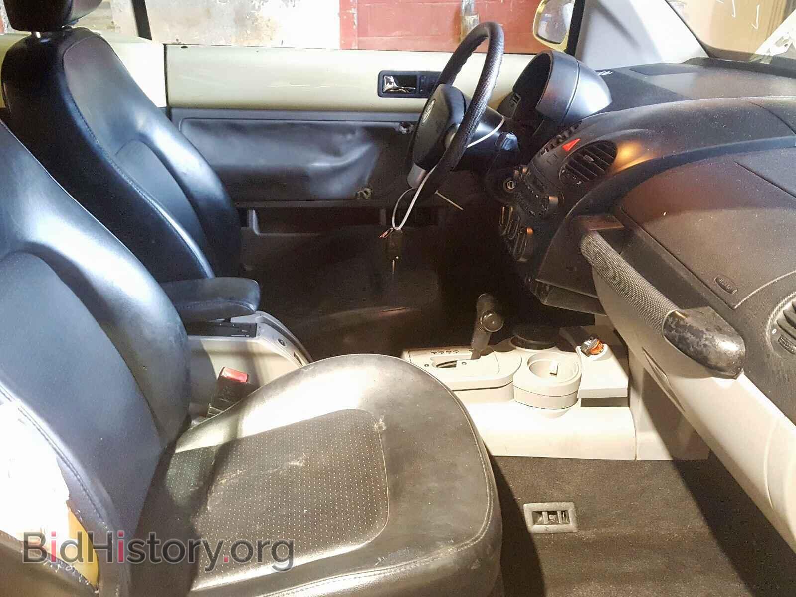 2004 VOLKSWAGEN BEETLE - VIN: 3VWCM31Y64M325940 - Фото 5
