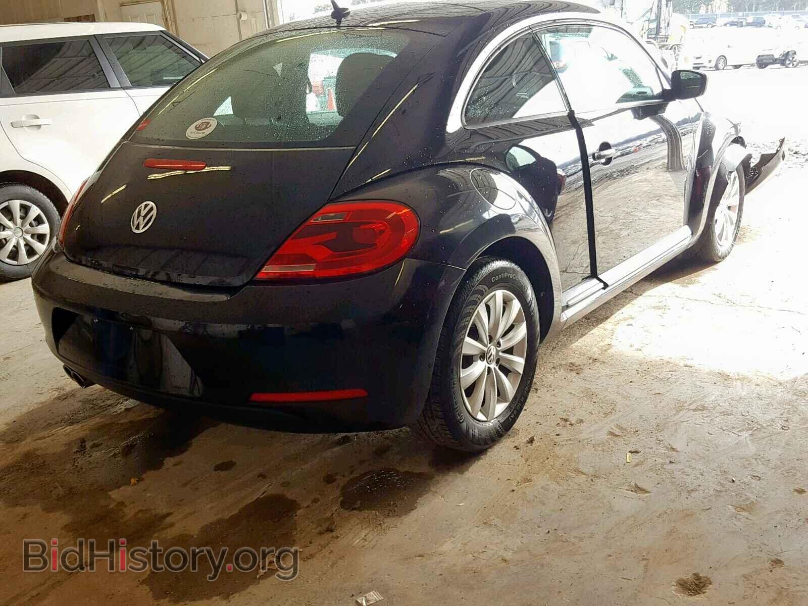 2013 VOLKSWAGEN BEETLE - VIN: 3VWFP7AT7DM693169 - Фото 4