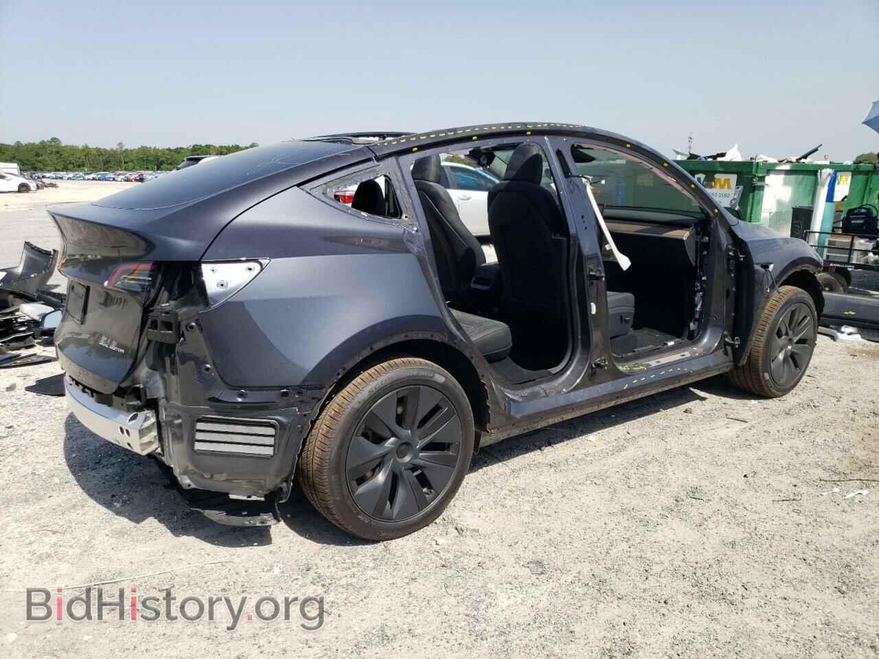 2025 TESLA MODEL Y - VIN: 7SAYGDEE0SA367575 - Photo 3