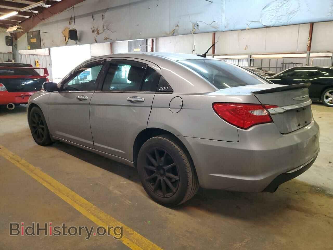 2013 CHRYSLER 200 - VIN: 1C3CCBCG7DN526048 - Фото 2