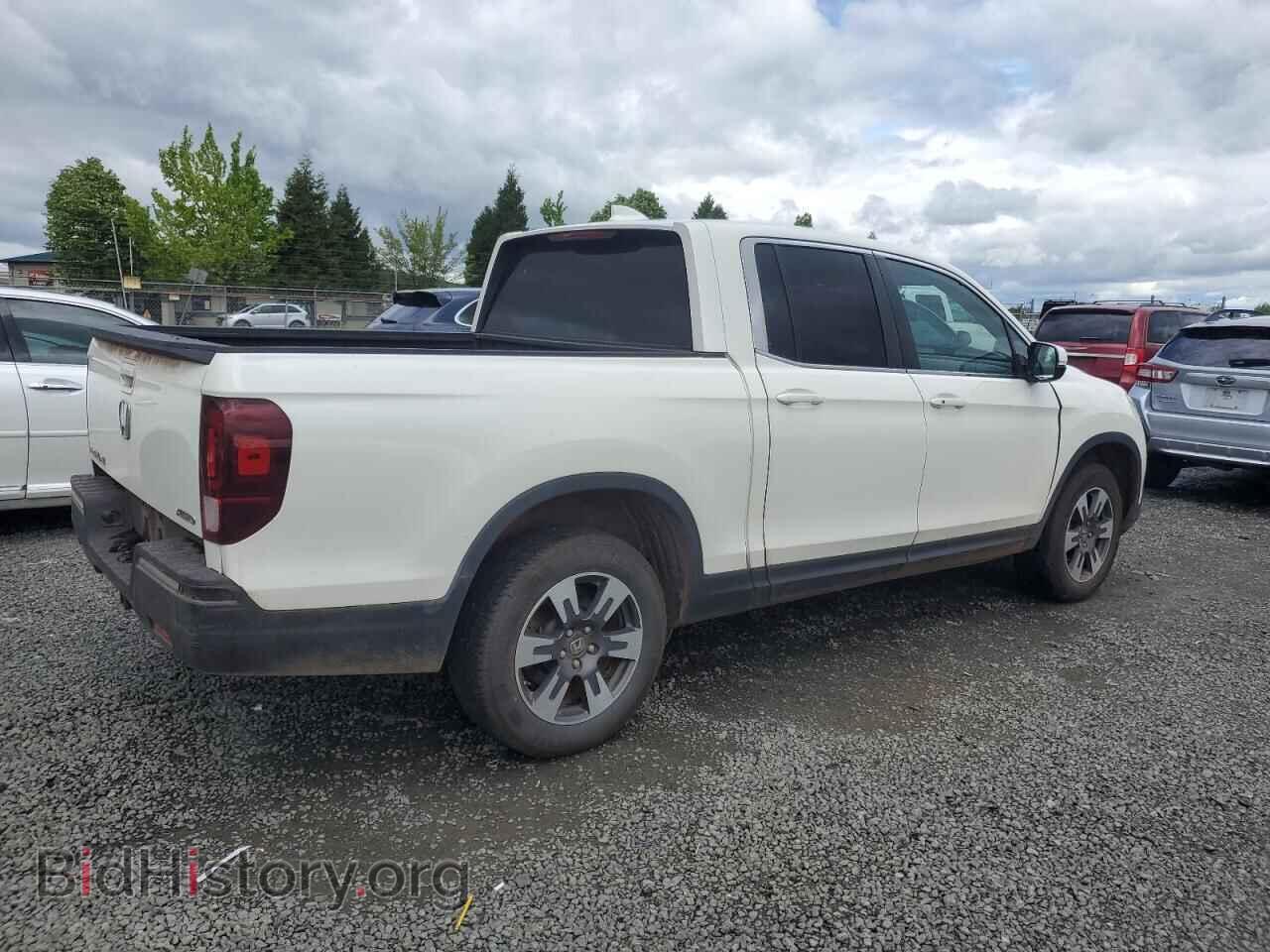 2017 HONDA RIDGELINE - VIN: 5FPYK3F51HB016696 - Фото 3