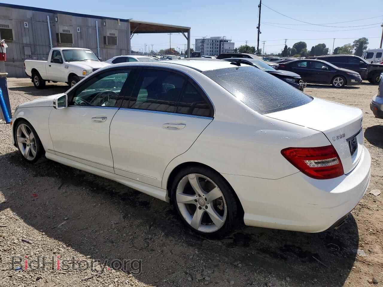 2014 MERCEDES-BENZ C-CLASS - VIN: WDDGF4HB2EA965606 - Фото 2