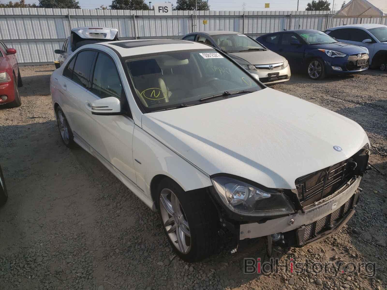 Photo WDDGF4HB9CA627570 - MERCEDES-BENZ C-CLASS 2012