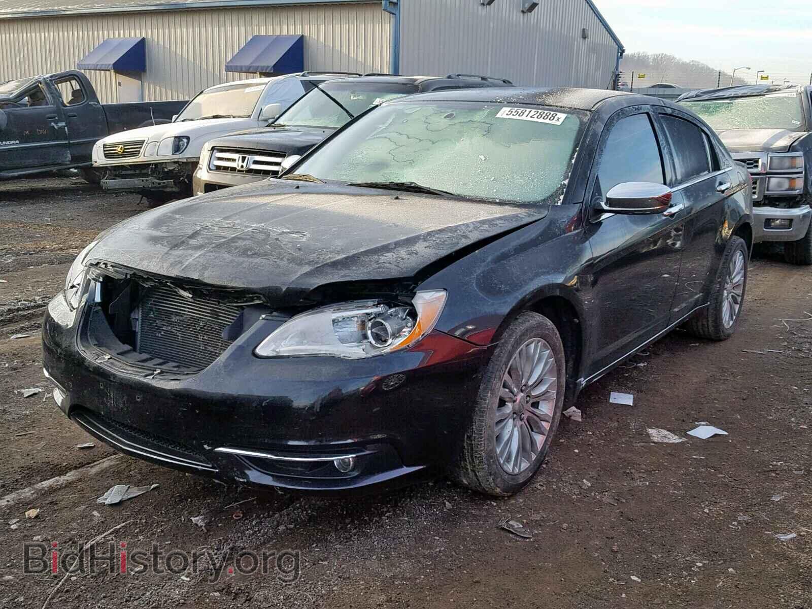 2011 CHRYSLER 200 - VIN: 1C3BC2FG5BN517983 - Фото 2