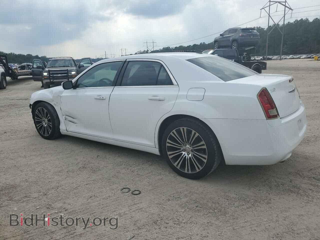 2013 CHRYSLER 300 - VIN: 2C3CCABT4DH698605 - Фото 2