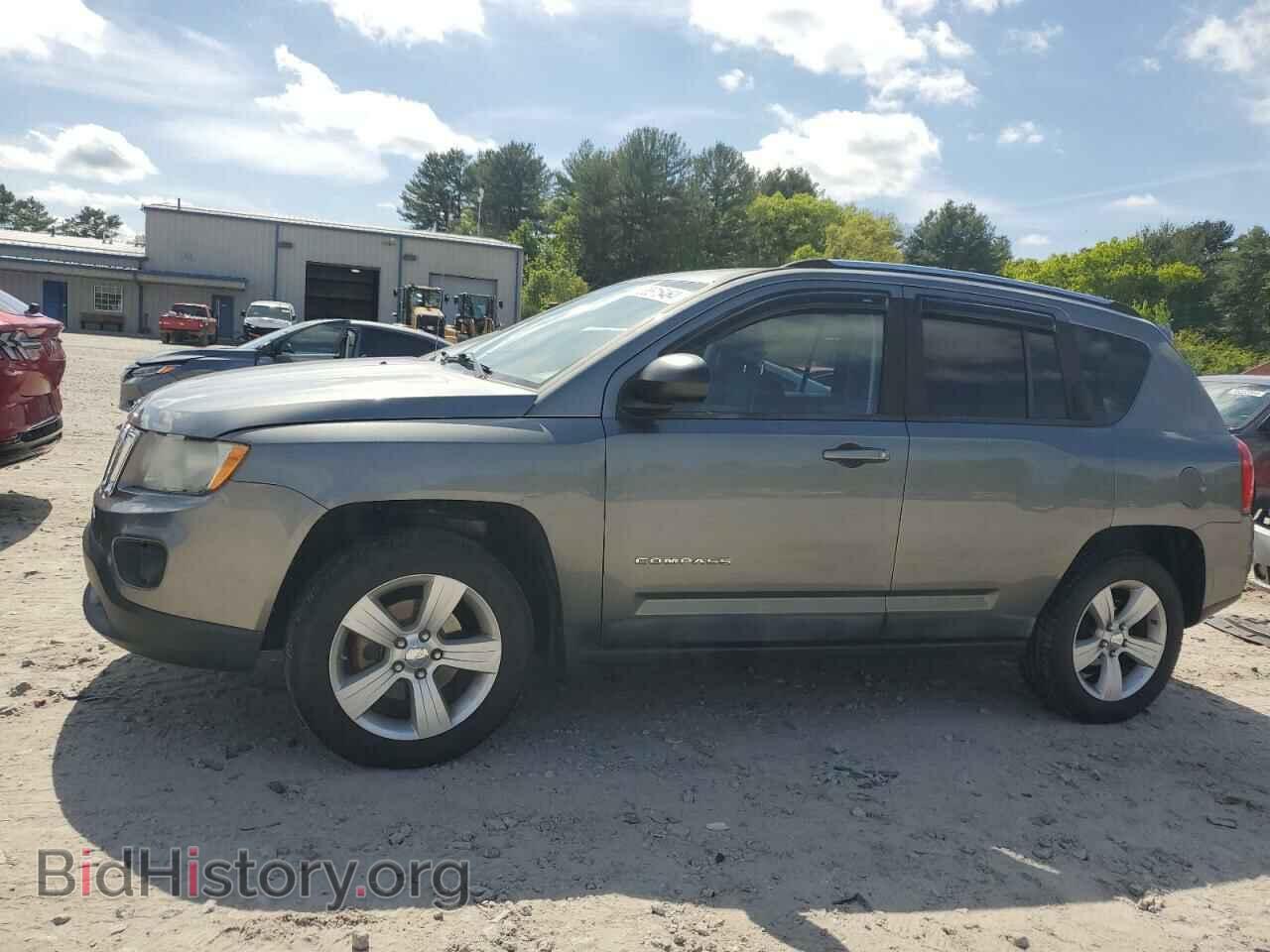 Photo 1J4NF1FB6BD235222 - JEEP COMPASS 2011