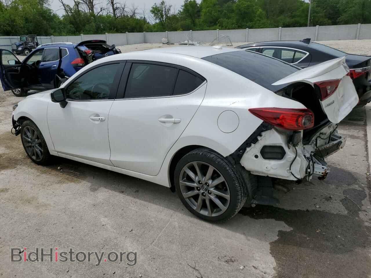 2018 MAZDA 3 - VIN: 3MZBN1V32JM270197 - Photo 2