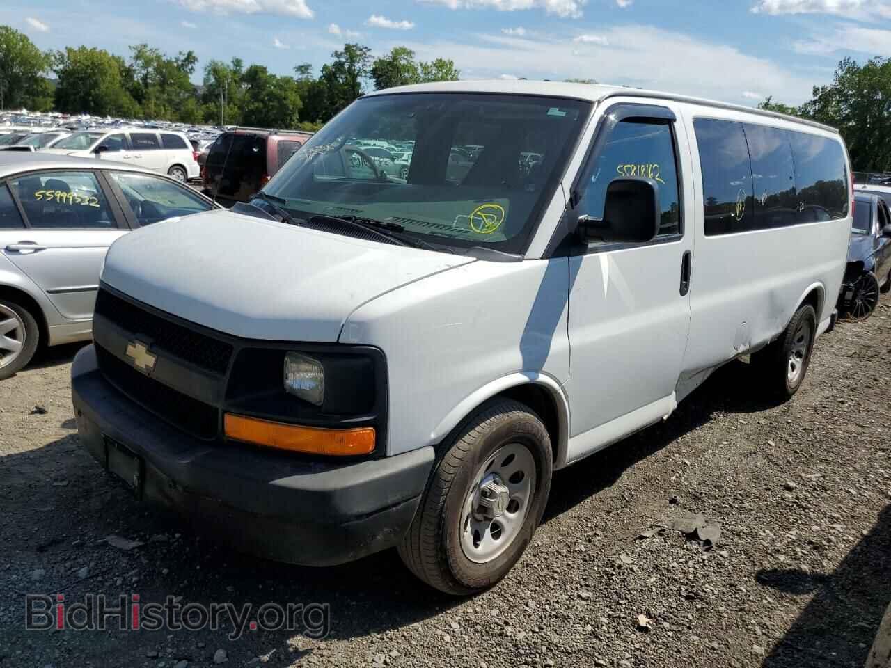 2011 CHEVROLET EXPRESS - VIN: 1GNSHBF48B1128420 - Фото 2
