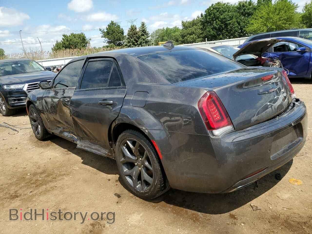 2021 CHRYSLER 300 - VIN: 2C3CCABG8MH524023 - Фото 2