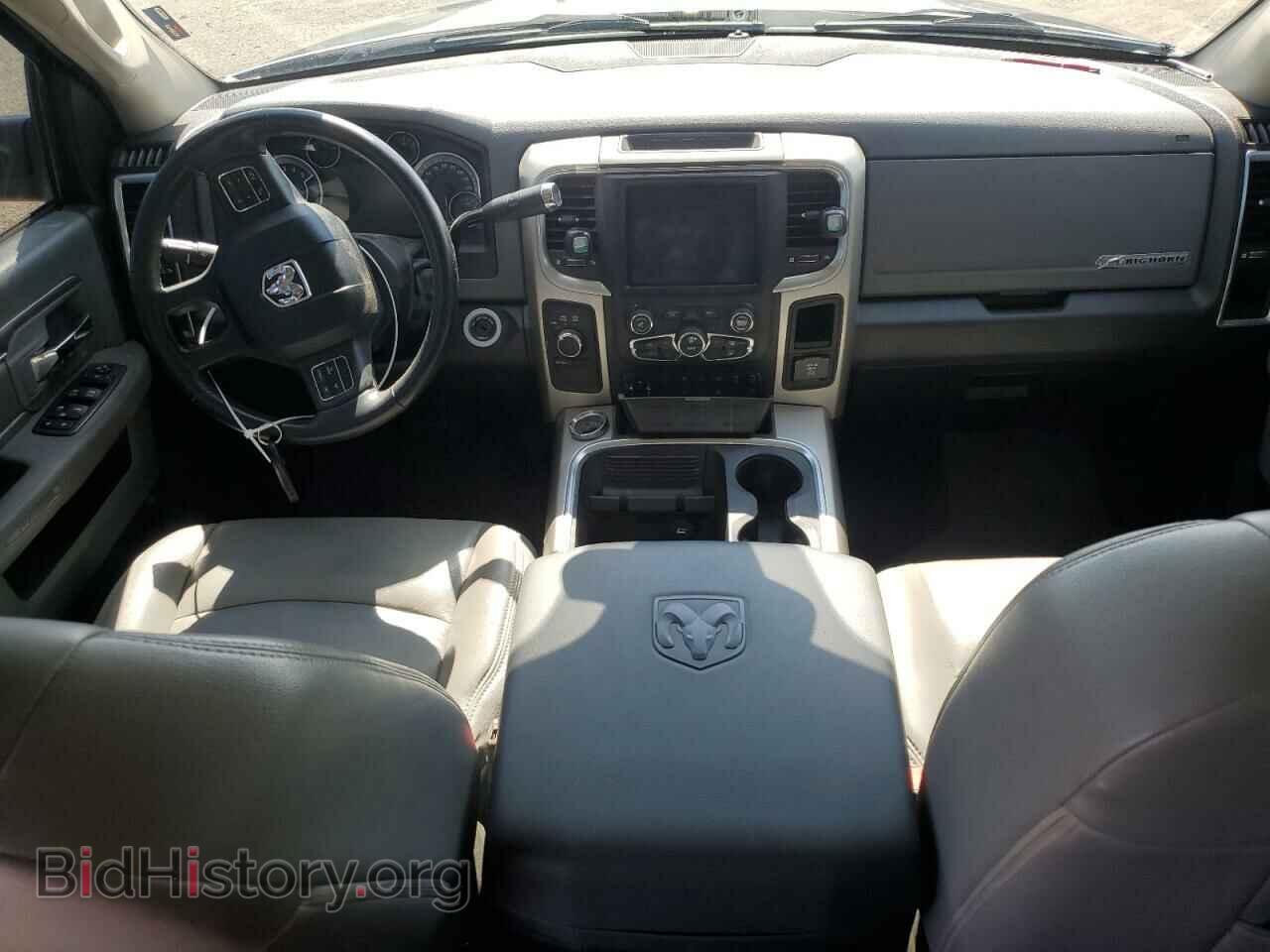 2018 RAM All Models - VIN: 3C6UR5DL0JG369244 - Photo 8