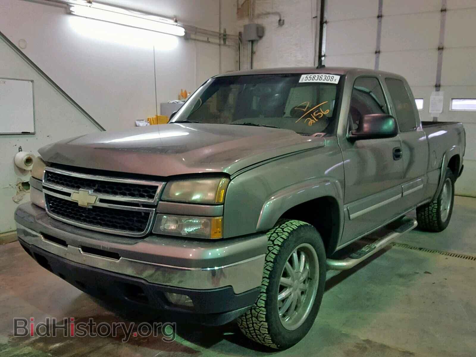 2006 CHEVROLET SILVERADO - VIN: 2GCEK19B561142156 - Фото 2