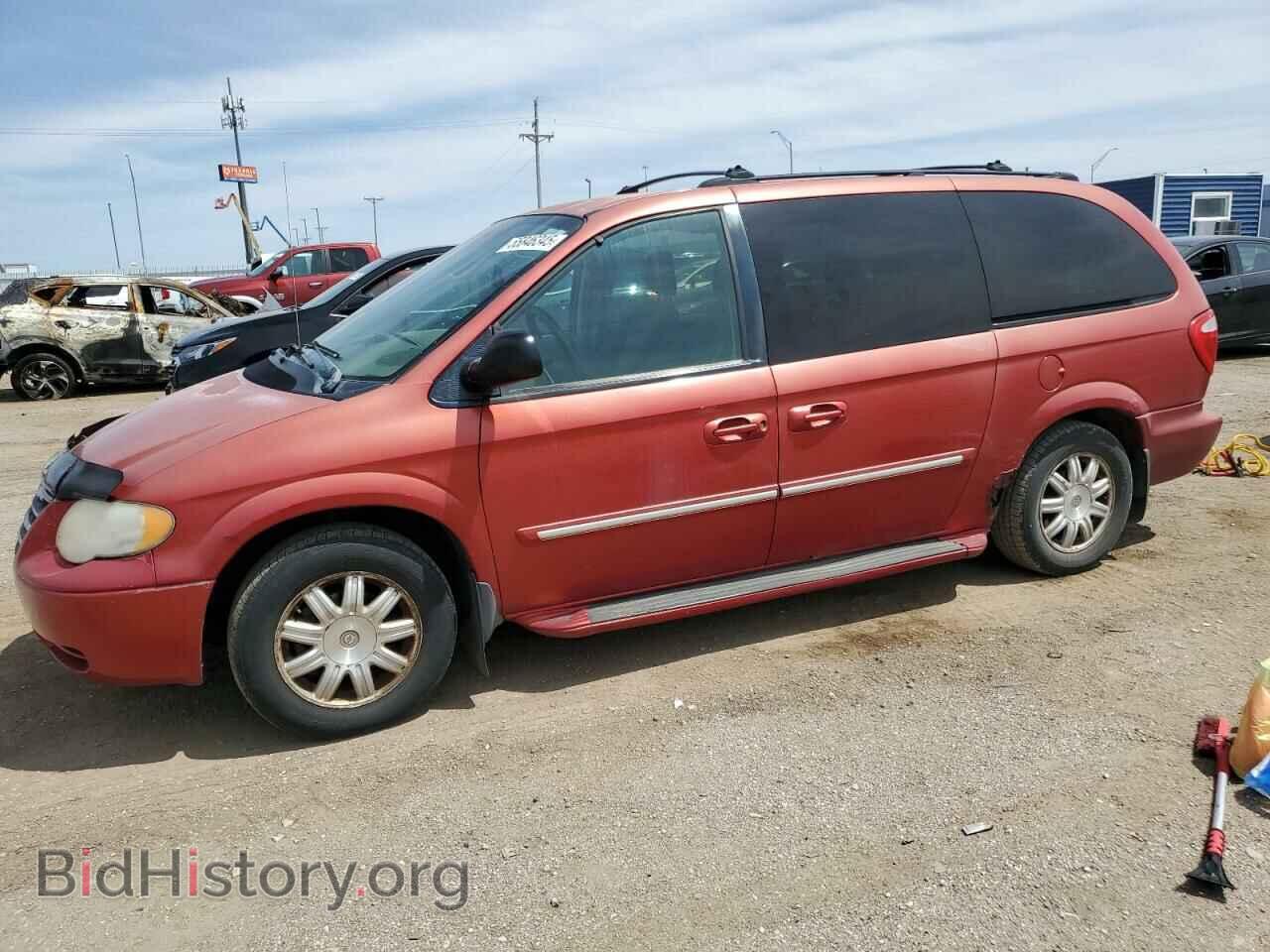 Photo 2C4GP54L75R145464 - CHRYSLER MINIVAN 2005
