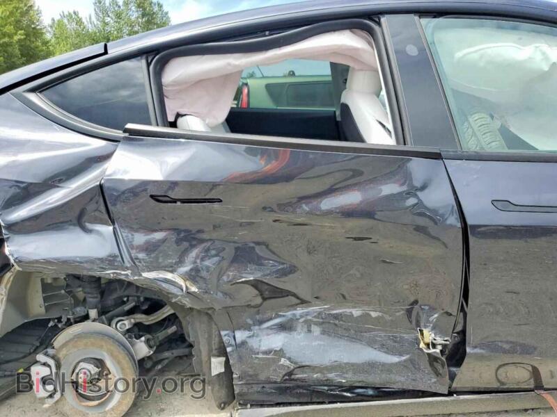 2024 Tesla MODEL Y (VIN 7SAYGAEE6RF102106) — фото 10 из 13