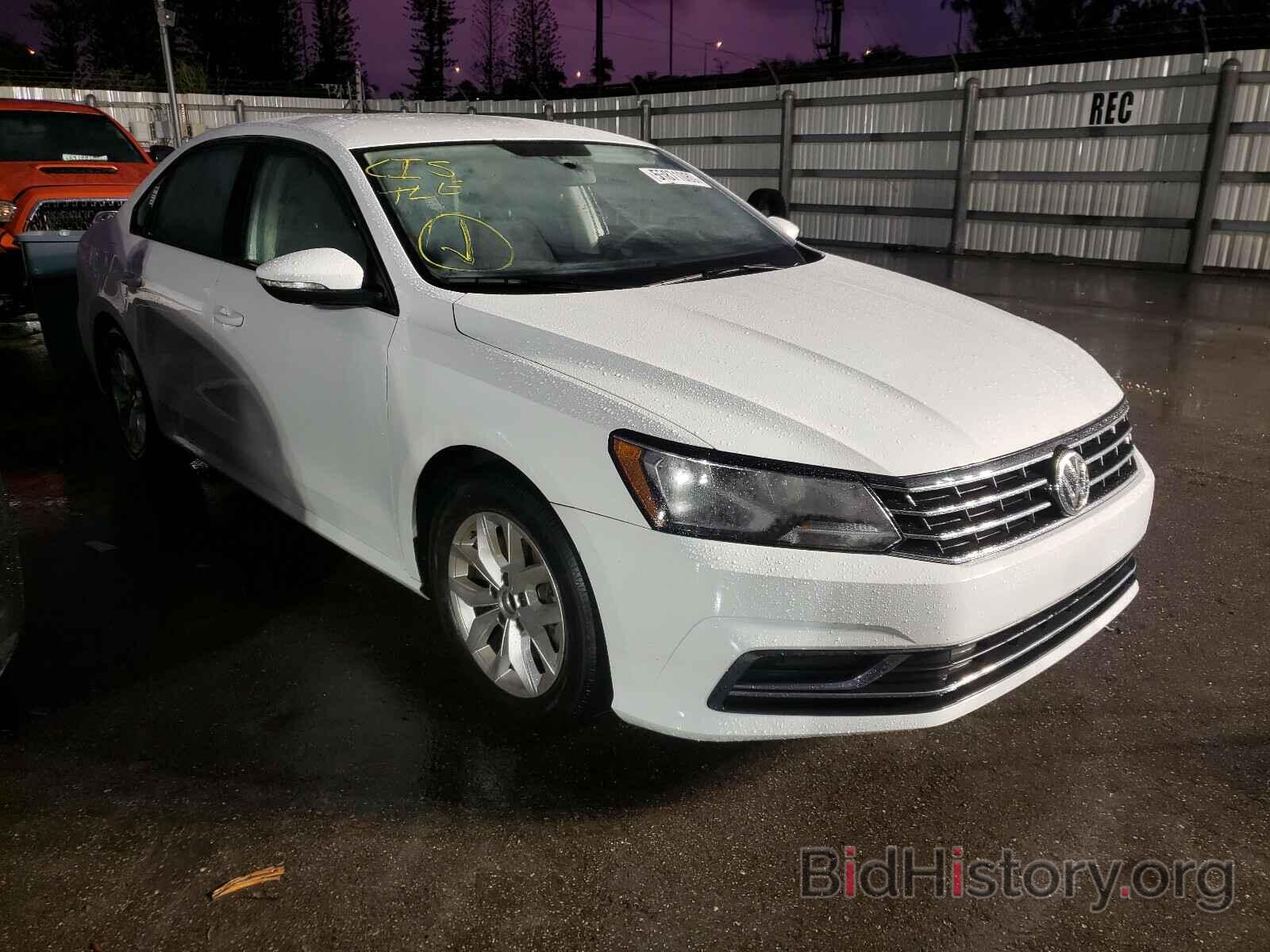 Photo 1VWAA7A30JC010558 - VOLKSWAGEN PASSAT 2018