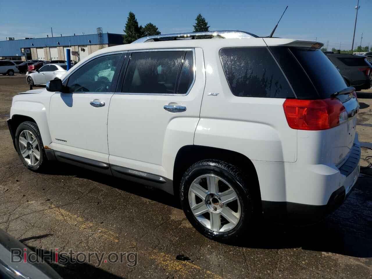 2010 GMC TERRAIN - VIN: 2CTALHEW0A6300948 - Photo 2