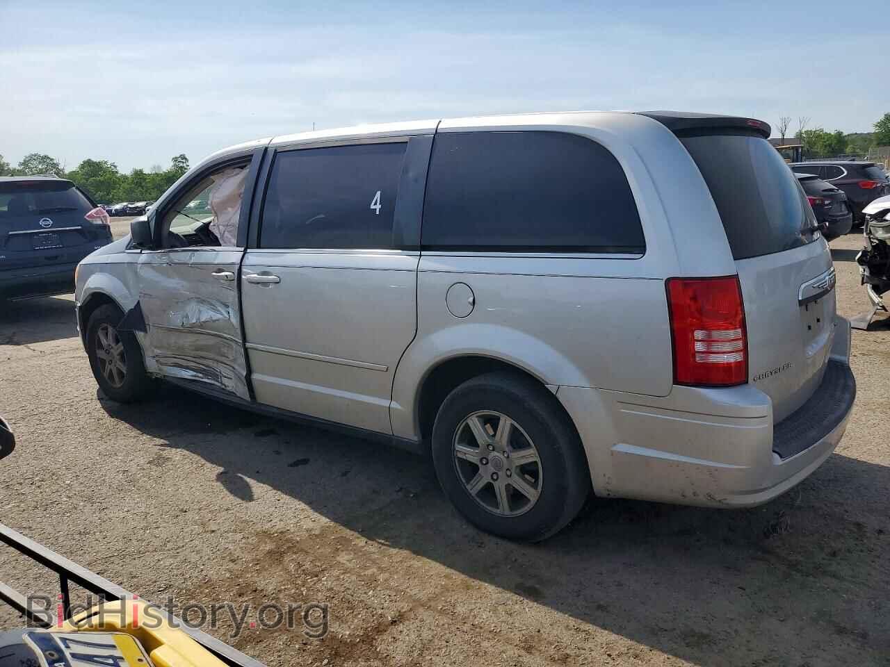 2010 CHRYSLER MINIVAN - VIN: 2A4RR2D10AR387579 - Photo 2
